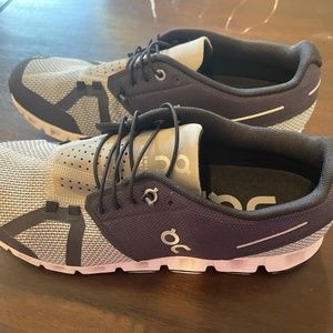 On Cloud Tennis Shoes M9